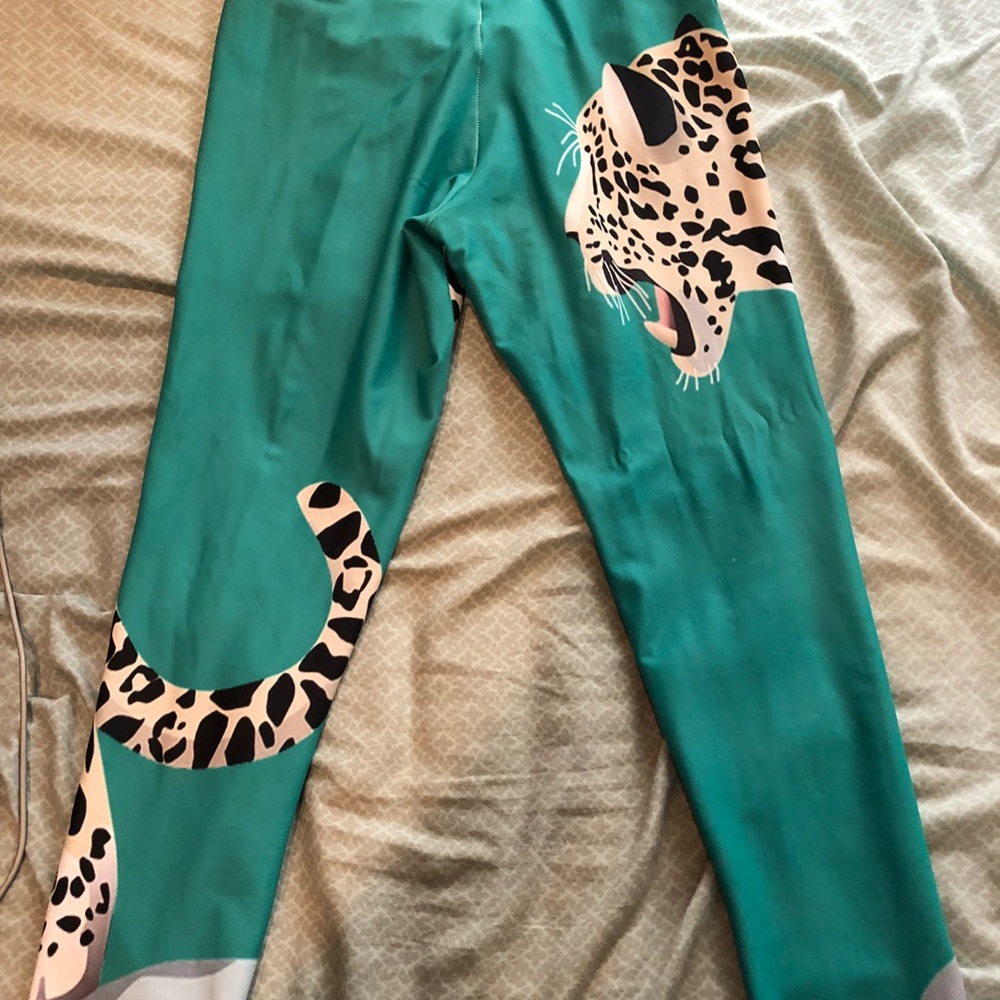 Leggings in “Jaguar”